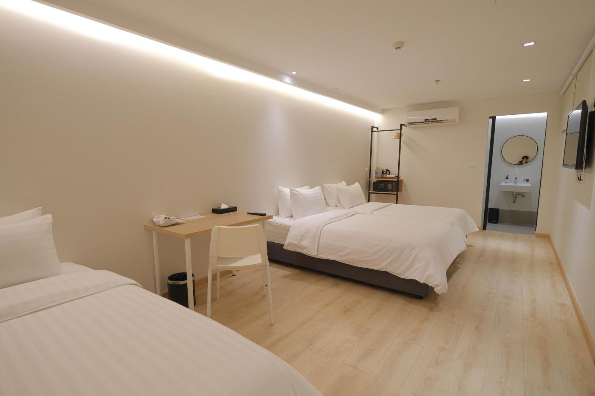 Simplestay Chatuchak, Surestay Collection By Best Western Bangkok Exteriör bild